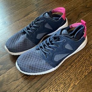 BRAND NEW , never worn, Reebok ortholite shoes